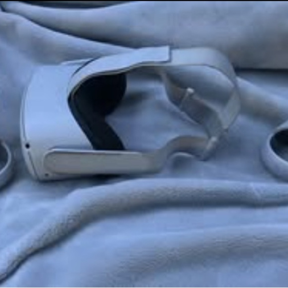 Standalone White VR Headset Meta Quest 2